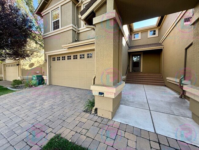 Foto del edificio - Beautiful townhome in South Meadows! 3-bed...