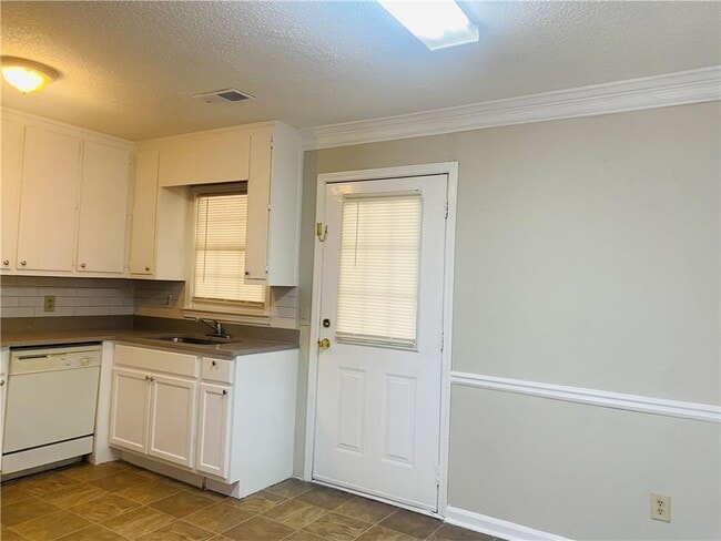 Building Photo - 493 Stone Mountain St