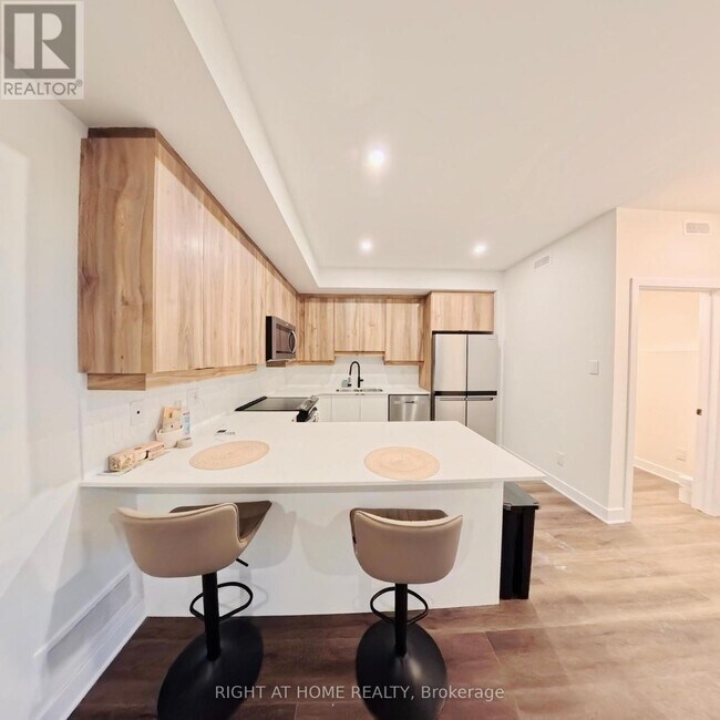 Building Photo - 4787J Bank St