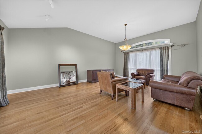 Foto del edificio - 3 Pond Ridge Rd