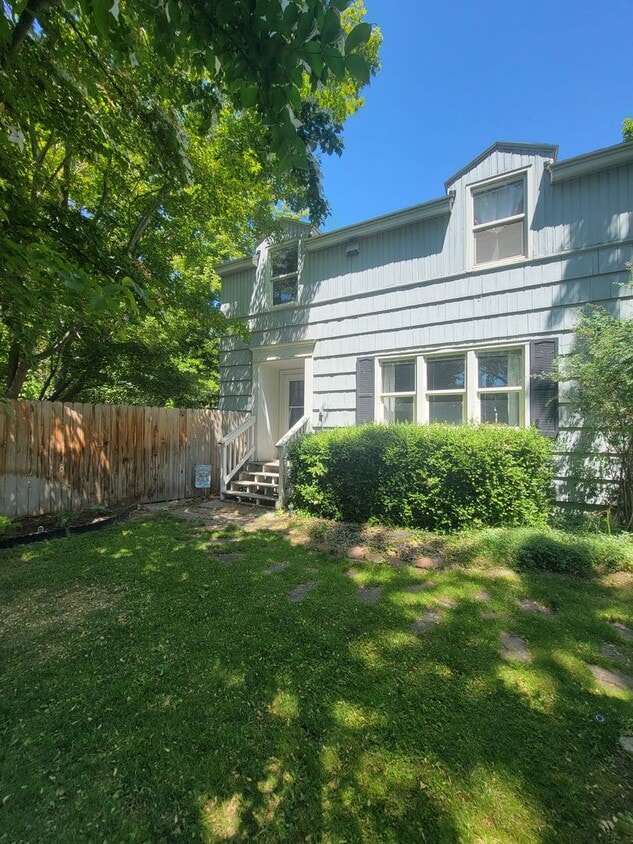 Primary Photo - Central Richland Home for Rent