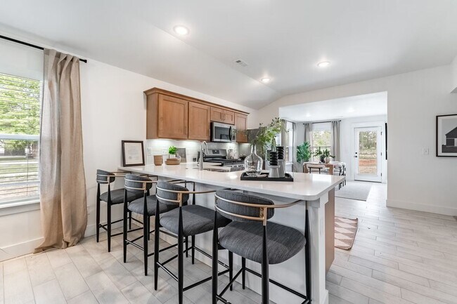 Foto del edificio - Stunning 4-Bedroom House – The Home You’ve...