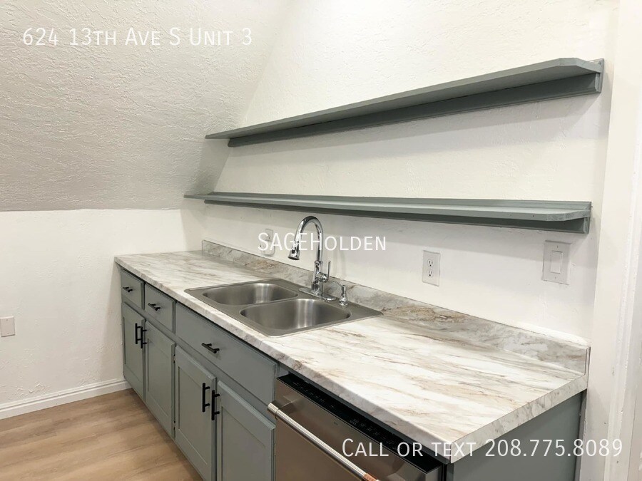 Foto principal - 624 13th Ave S