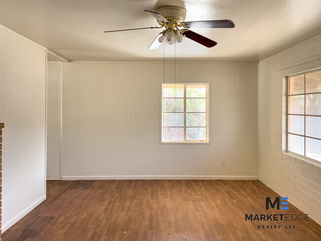 Foto del edificio - 2Bed/1Bath Home at Dobbins/7th! Ready for ...