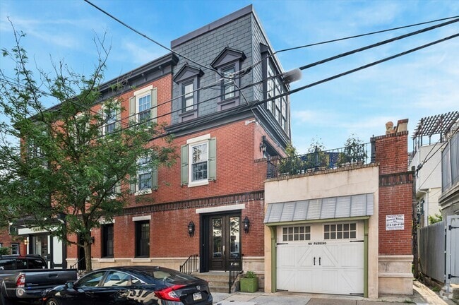 Building Photo - 814 S 21st St