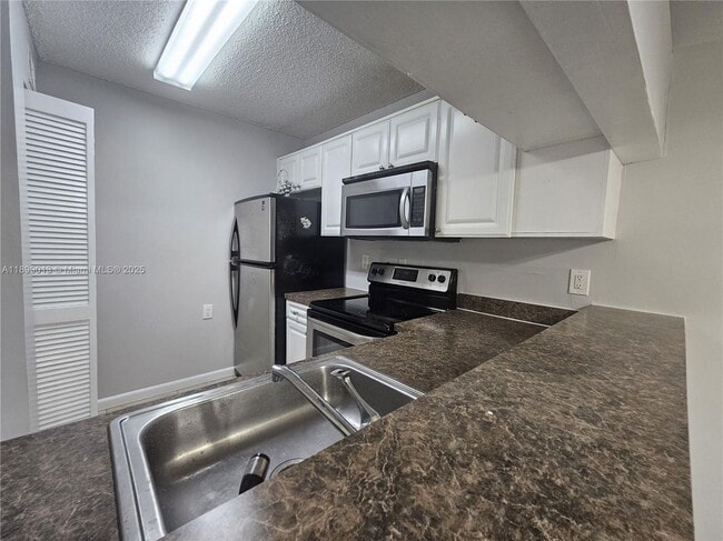 Building Photo - 14107 Glenmoor Dr