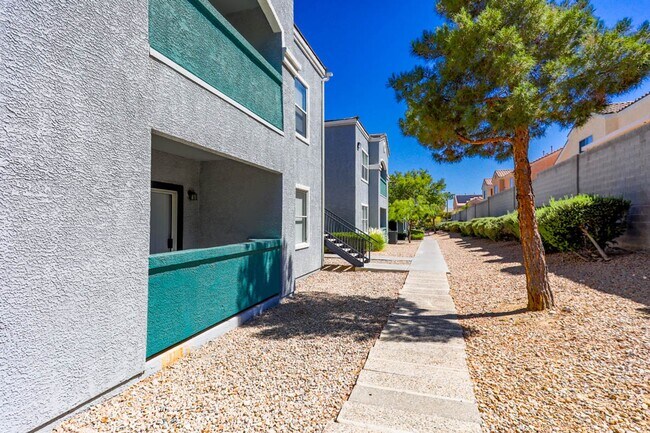 Foto del edificio - 3 Bedroom Northwest Condo-Gate Community