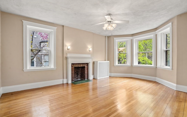 Foto del edificio - Gorgeous 2 bedroom unit in Brookline!