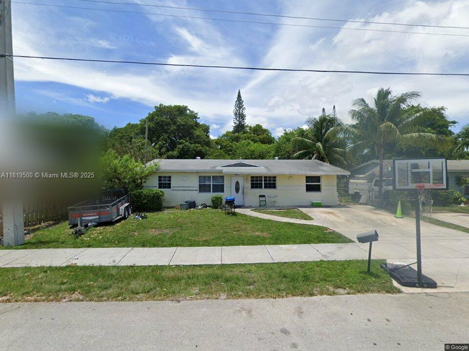 Foto principal - 2311 NW 27th Ave