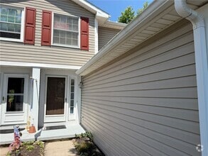 Building Photo - 116 Jordache Ln