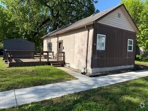 Building Photo - 710 10th Ave N