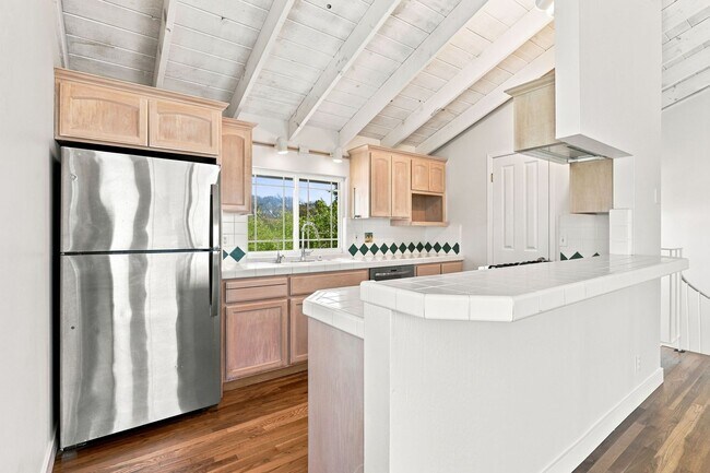 Foto del edificio - Beautiful 2-Bedroom La Selva Beach Home with Ocean Views
