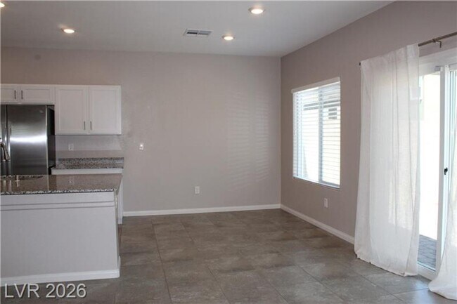 Foto del edificio - AMAZING 4 BEDROOM IN THE HEART OF ALIANTE
