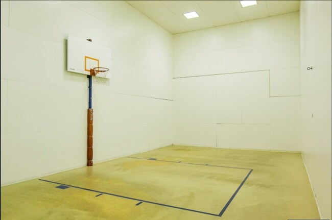 Foto del edificio - 211 E Ohio St