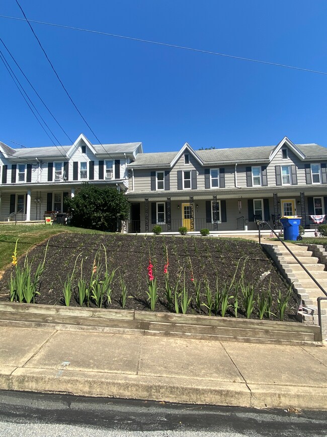 9 E Maple St, Wrightsville, PA 17368 House Rental in Wrightsville, PA