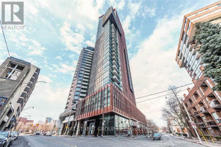 Photo principale - 32-1232 Davenport Rd