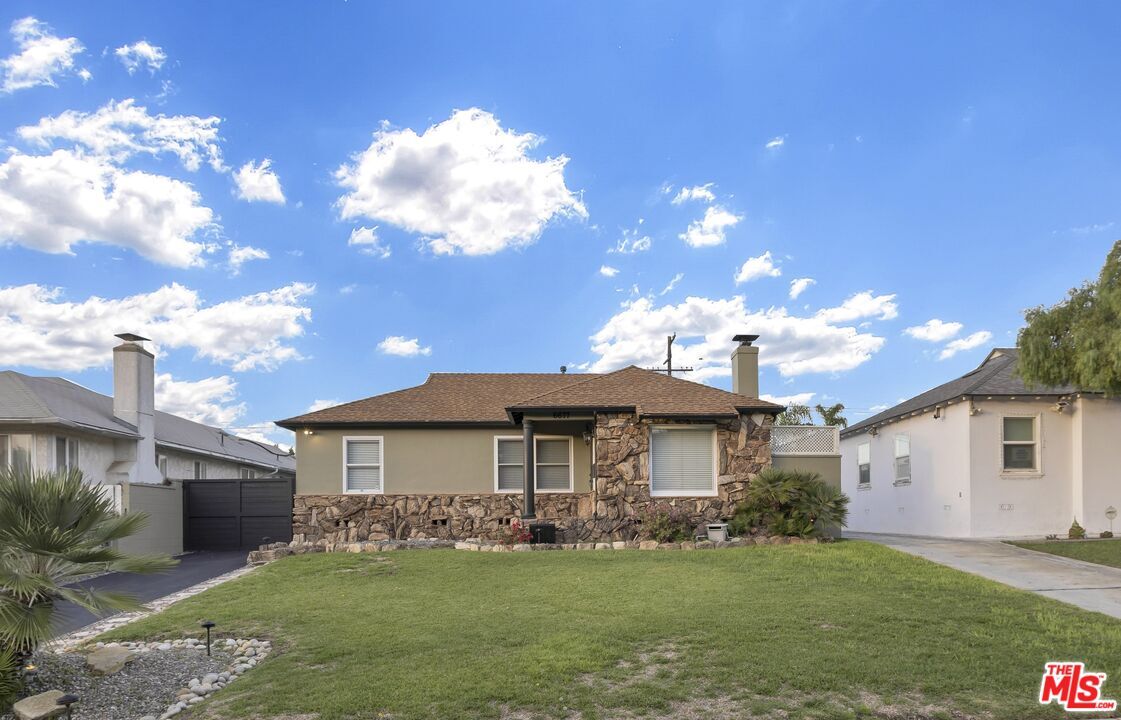 Foto principal - 6677 W 88th St