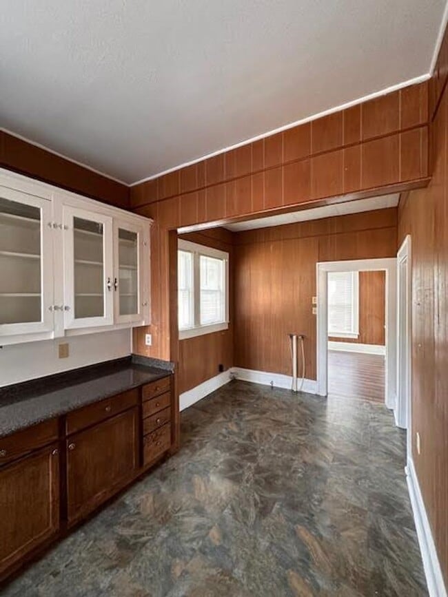 Building Photo - 2724 Bosque Blvd