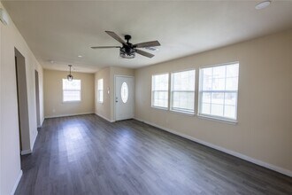 Building Photo - 4942 Bataan Rd