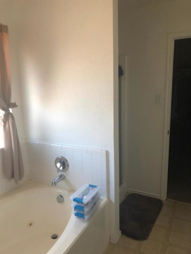 Building Photo - 113 Autumn Trail, Red Oak, TX, 75154
