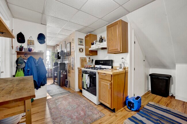 Building Photo - 2919 N Seeley Ave