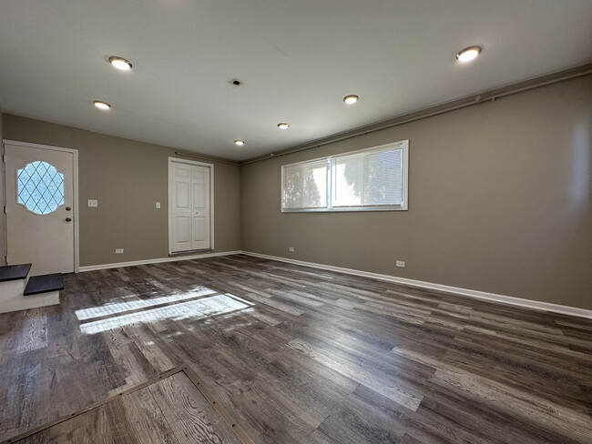 Foto del edificio - 7059 Roberts Rd