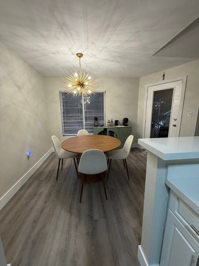Foto del edificio - 2465 NW 33rd St