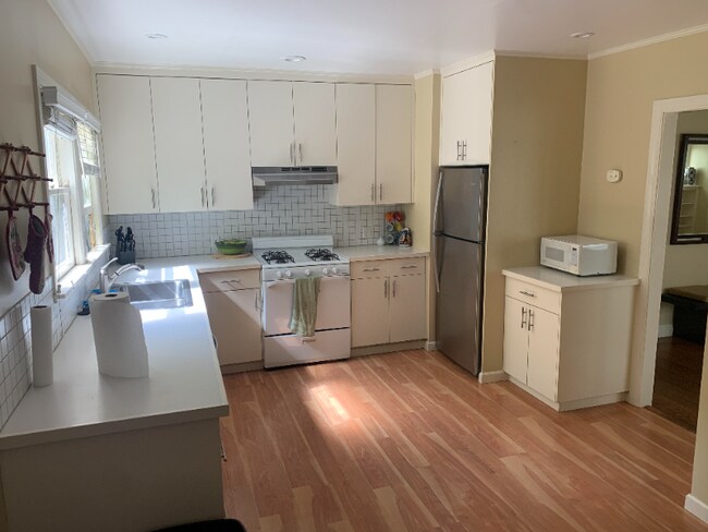 Foto del edificio - 2362 Marin Ave