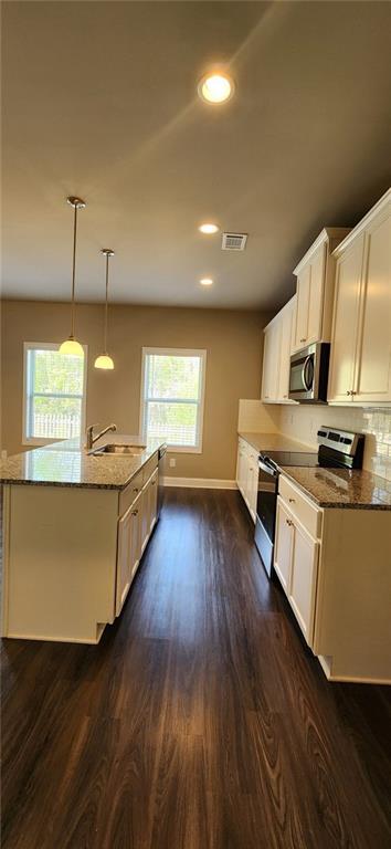 Foto del edificio - 827 Wellford Ave