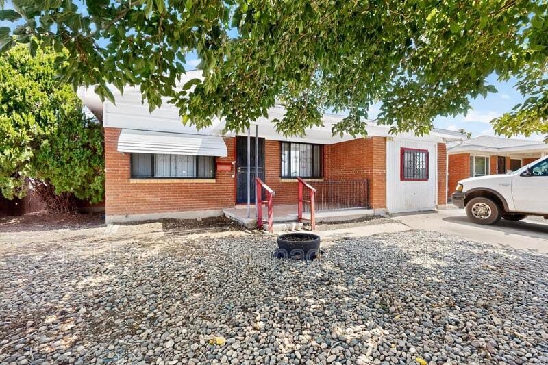 Foto principal - 1012 San Pedro Dr SE