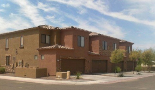Building Photo - Portales Town Homes