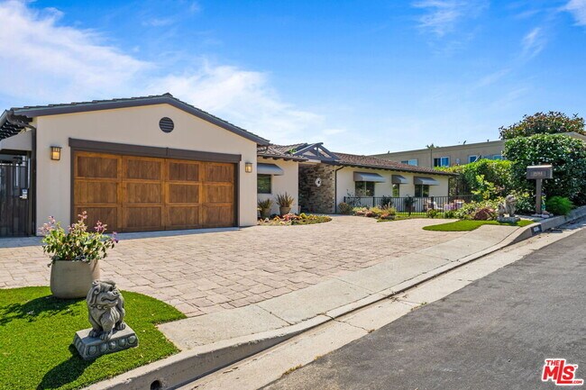 Building Photo - 18064 Sandy Cape Dr