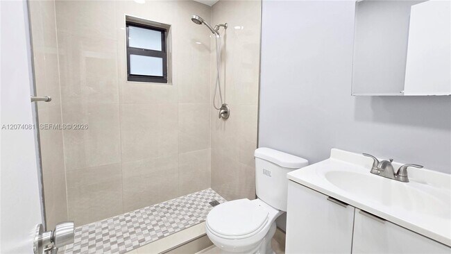 Foto del edificio - 50 W 28th St