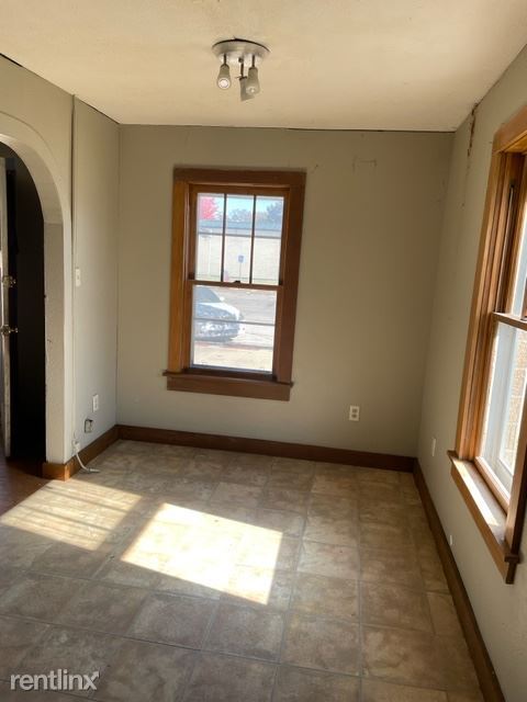 Foto del edificio - 2 br, 1 bath House - 103 South Main Street