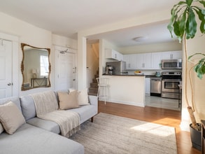 Building Photo - 92 Neville Park Blvd