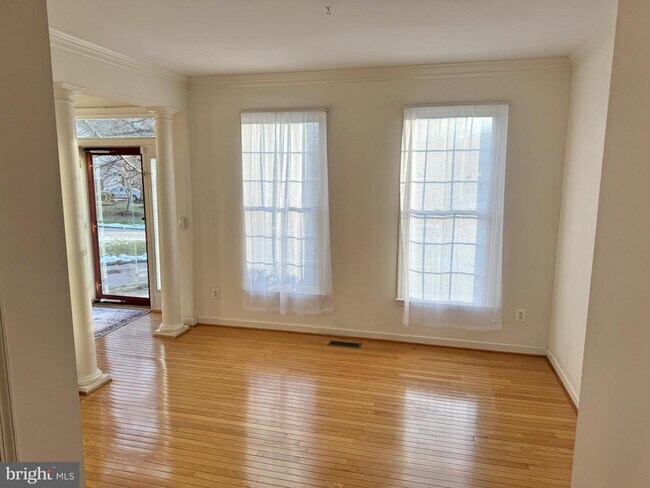 Foto del edificio - 5901 Ewing Pl