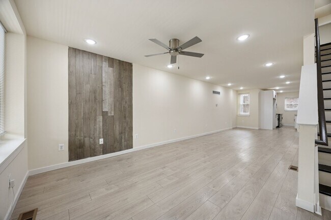 Building Photo - 1212 S 56th St