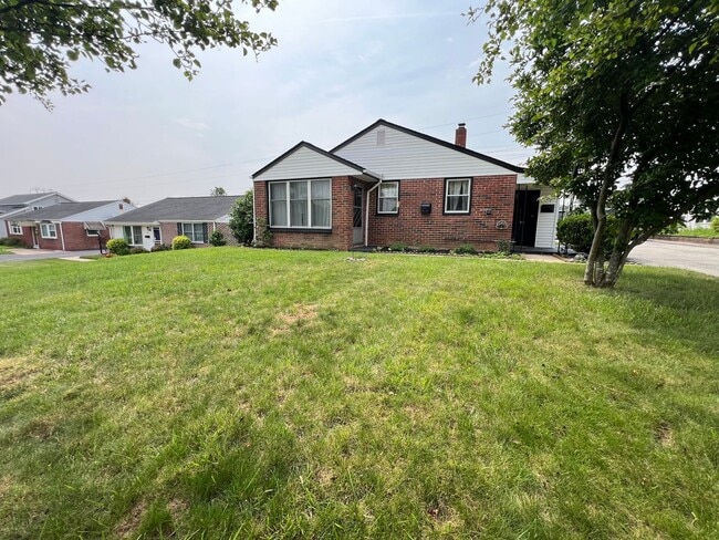 Building Photo - Stunning Single Family Home in King of Pru...