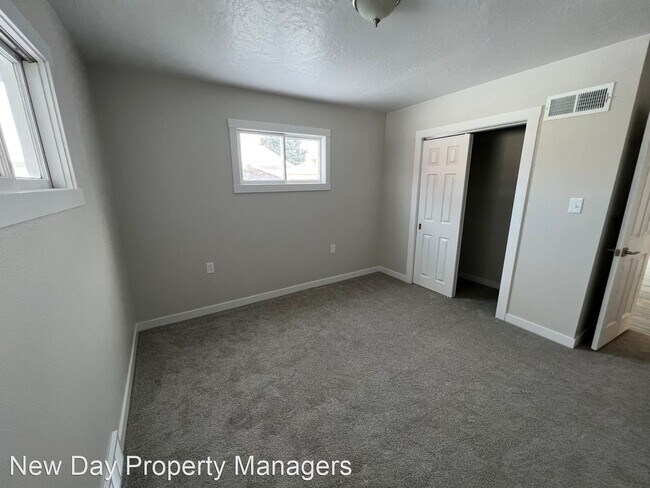 Building Photo - 3 br, 2 bath House - 3517 3rd Avenue North