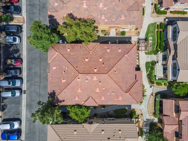 Building Photo - 25892 Iris Ave