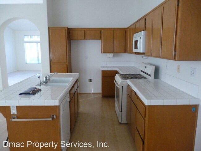 Building Photo - 4 br, 2 bath House - 2844 Tumbleweed