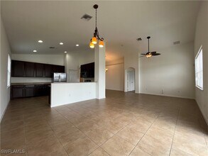 Building Photo - 1560 Birdie Dr