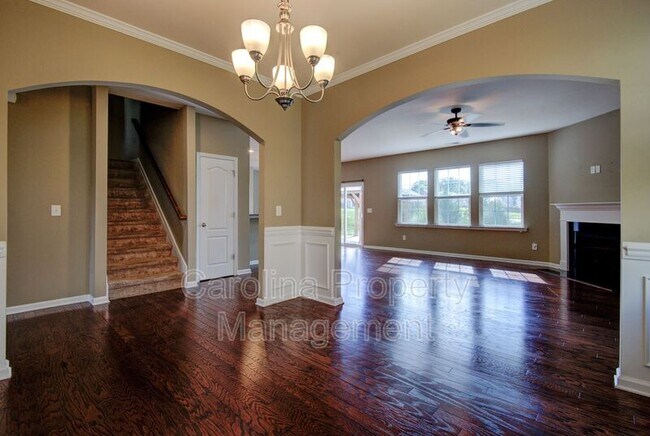 Building Photo - 16125 Hammersmith Farm Dr