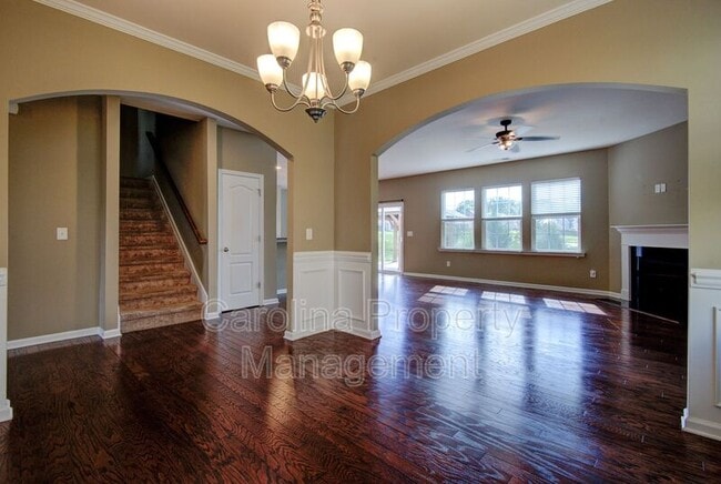 Foto del edificio - 16125 Hammersmith Farm Dr