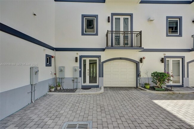 Foto del edificio - 820 NE 7th St
