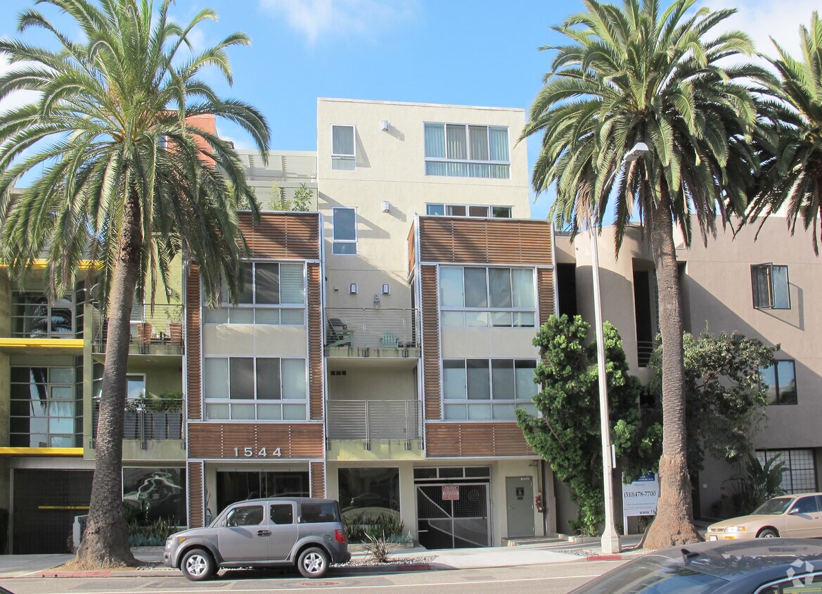 Building Photo - 1544 7th St