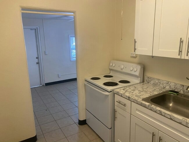 Building Photo - 4 E Main St