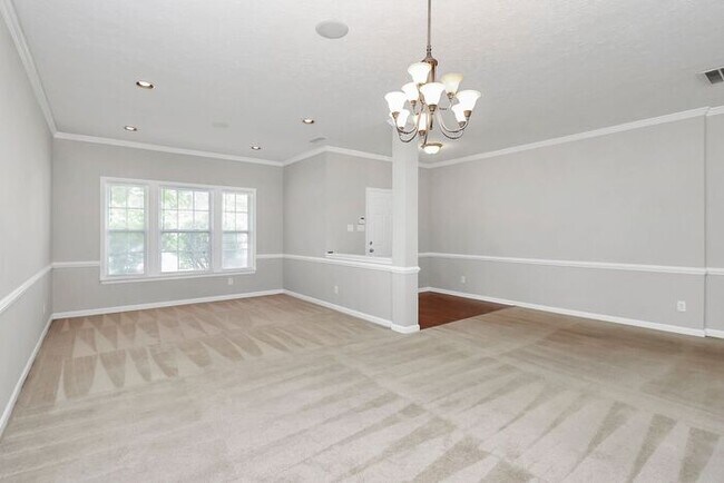 Building Photo - Spacious 4BD/2.5BA Home on Corner Lot in H...