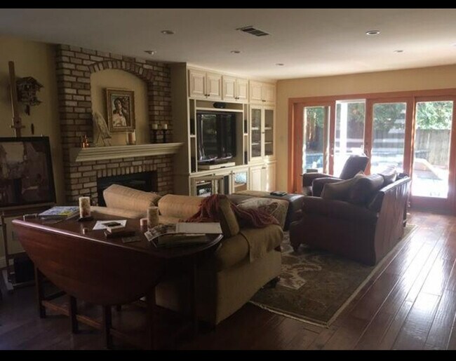 Building Photo - 659 Sun Tree Ct