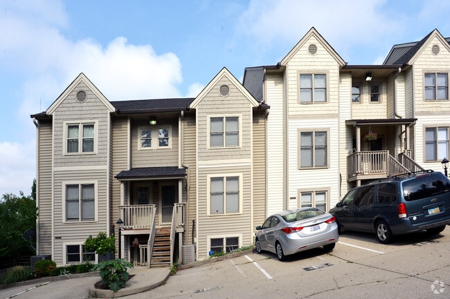 Building Photo - Deerfield Townhomes